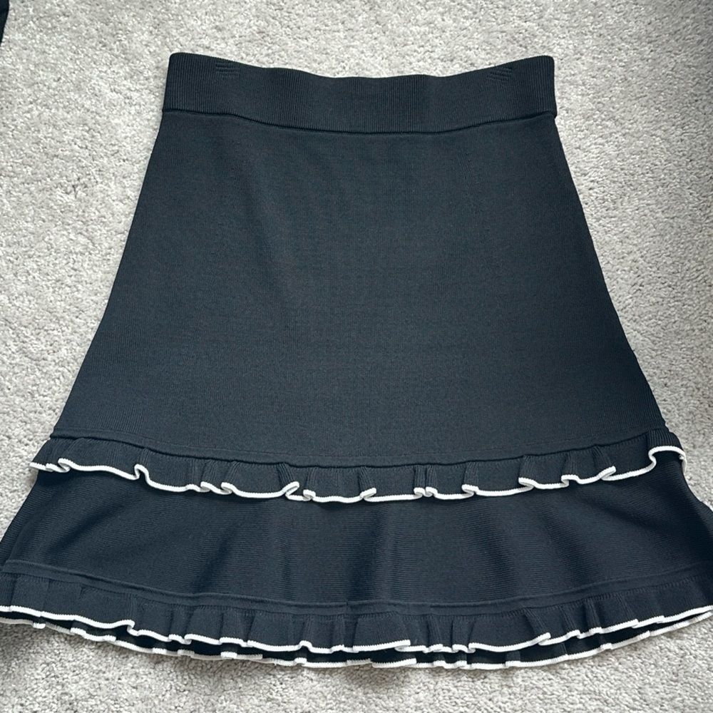 MICHAEL Michael Kors Black Ruffled Hem Mini Skirt Womens Size Small - Picture 8 of 12